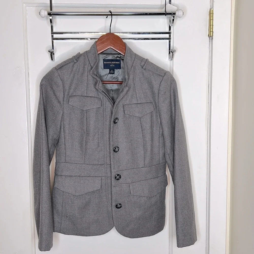 Banana Republic Petite Structured Military style Gray Wool  and Satin Coat S - Picture 2 of 9